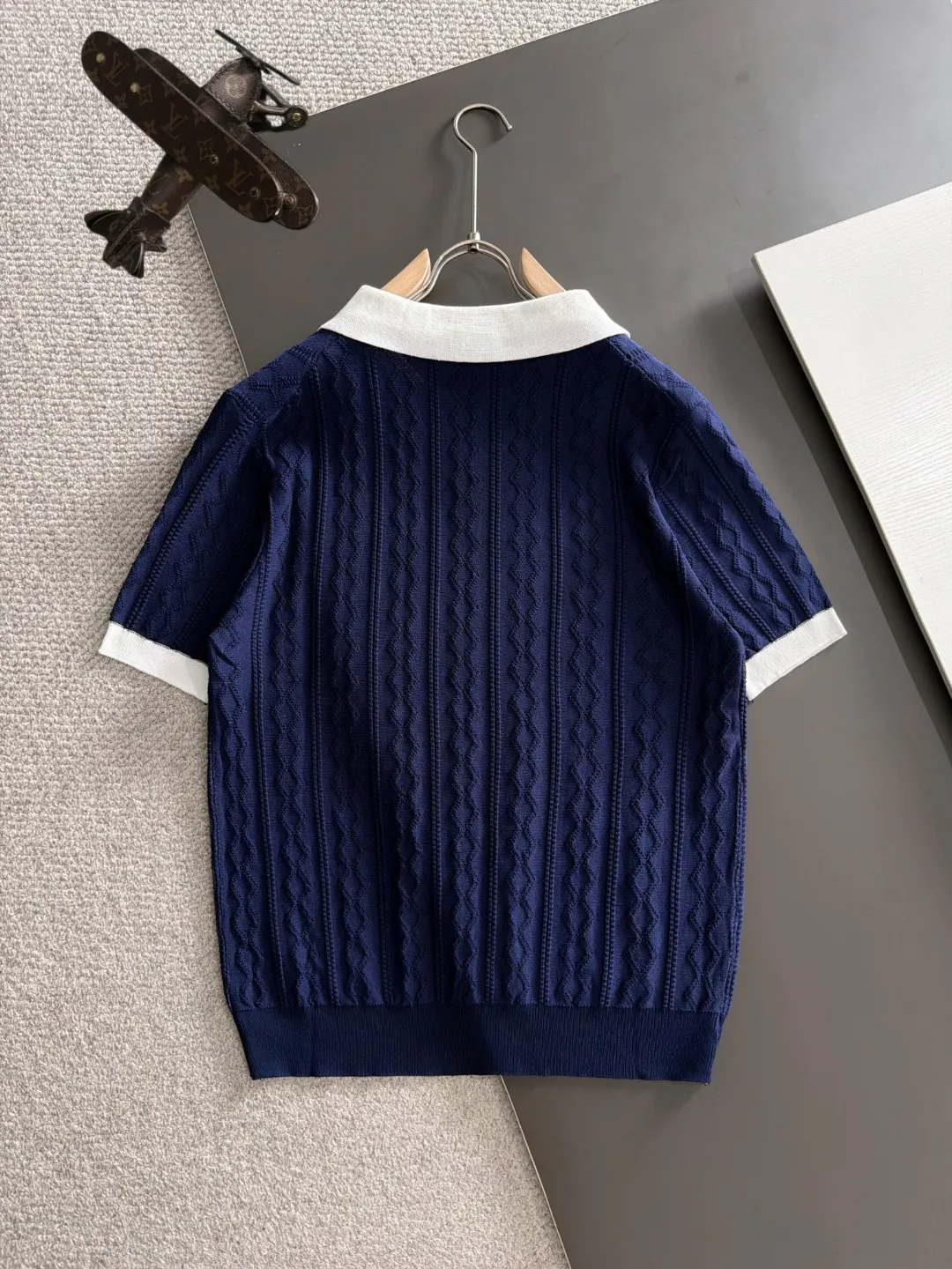 Next day shipment High Quality BC 2026 Summer New Arrival men's short-sleeved T-shirt Made of combed cotton yarn knitted cotton fabric, pure cotton high-weight special yarn, it feels full of weight when weighed, and the upper body is more textured than ordinary T-shirts. This texture can cope with the weather easily and is suitable for both hot and cold! The pattern on the chest adopts three-dimensional embroidery technology, and is perfectly produced stitch by stitch with reference to the original version! Loose fit design, looks noble. Size: M to XXXL